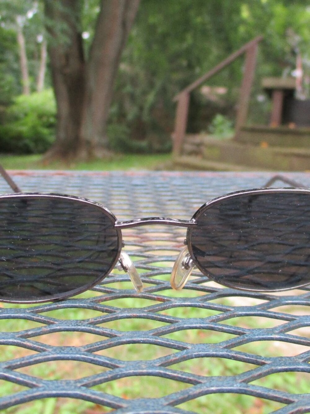 VTG The Limited 90's Y2K Oval Frame Thin Metal Gray Ladies Womens Sunglasses EUC
